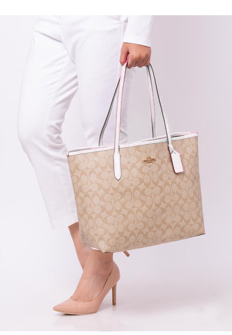 Coach City Tote In Signature Canvas - Light Brown/White