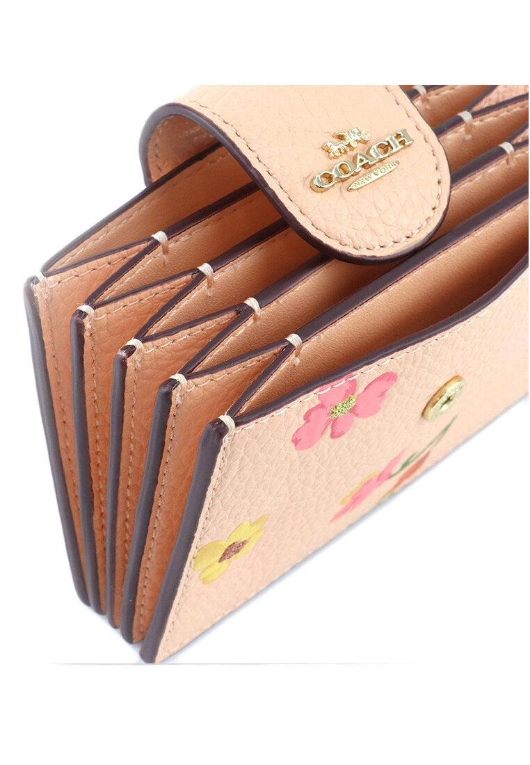 Exploring the Accordion Card Case by Coach: A Comprehensive Guide