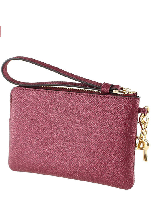 Coach Boxed Corner Zip Wristlet - Blackcherry